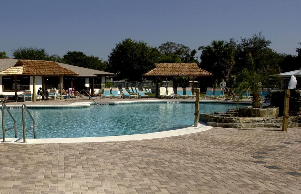 Cypress Cove Nudist Resort Poinciana Buitenkant foto