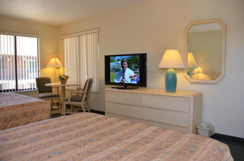 Cypress Cove Nudist Resort Poinciana Kamer foto